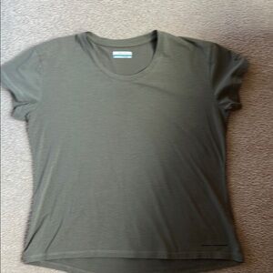 Columbia Omni-shade Olive Green Women's Top